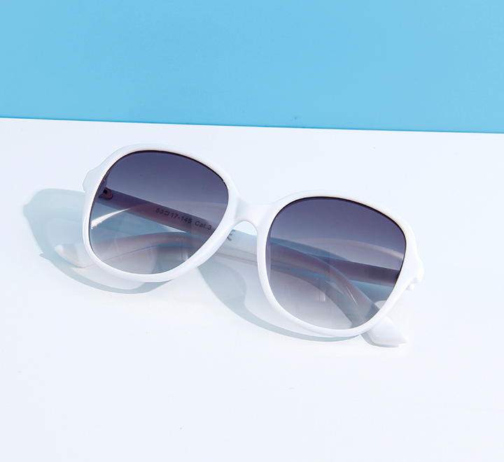 Stylish Round Frame Sunglasses for Ladies(White)
