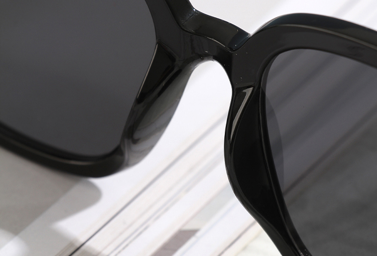 Unique Sunglasses for Ladies(Black)