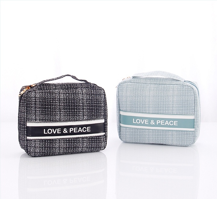 Checks Square Portable Toiletry Bag