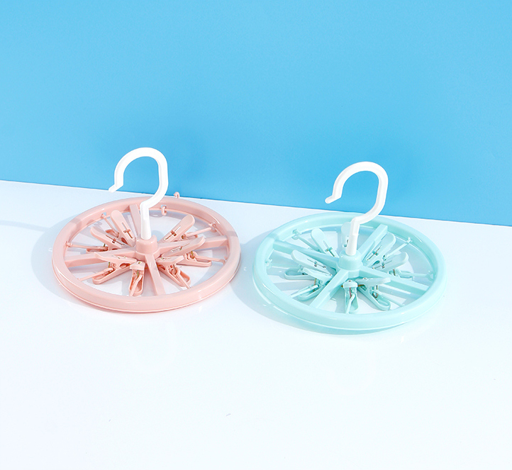 Round Laundry Hanger with 8 Clips