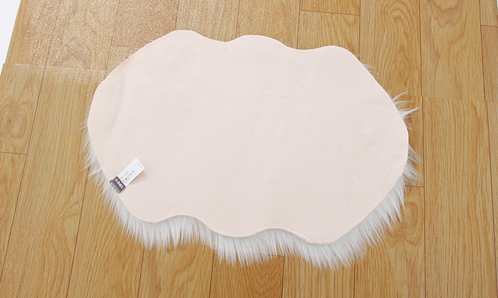 Imitation Animal Wool Floor Mat(White)