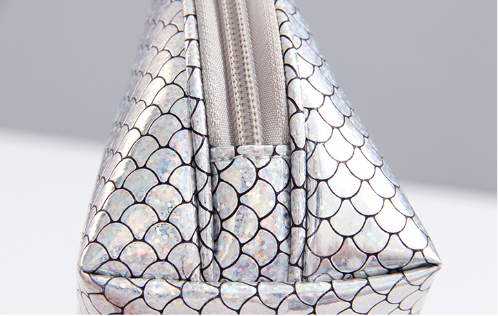 Fish Scales Look Shell Cosmetic Bag(Silver)