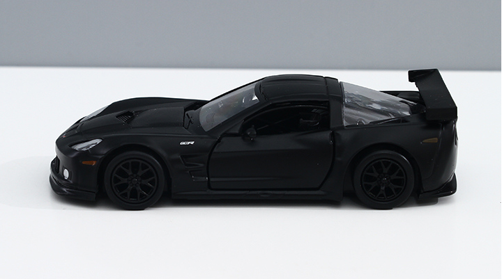 Officially-Licensed Chevrolet Corvette C6.R Model Car (554003M)