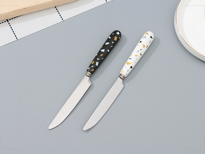 Minimalistic Gravel Collection Table Knife (Black/White)