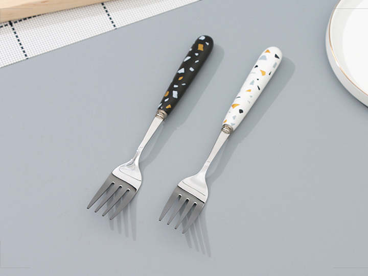 Minimalistic Gravel Collection Dinner Fork (Black/White)