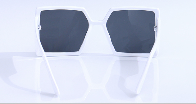 Stylish Big-frame Sunglasses(White)
