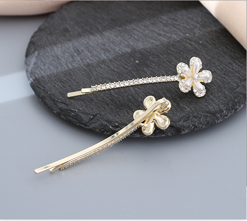Artificial Pearl Flower Hair Clips Set