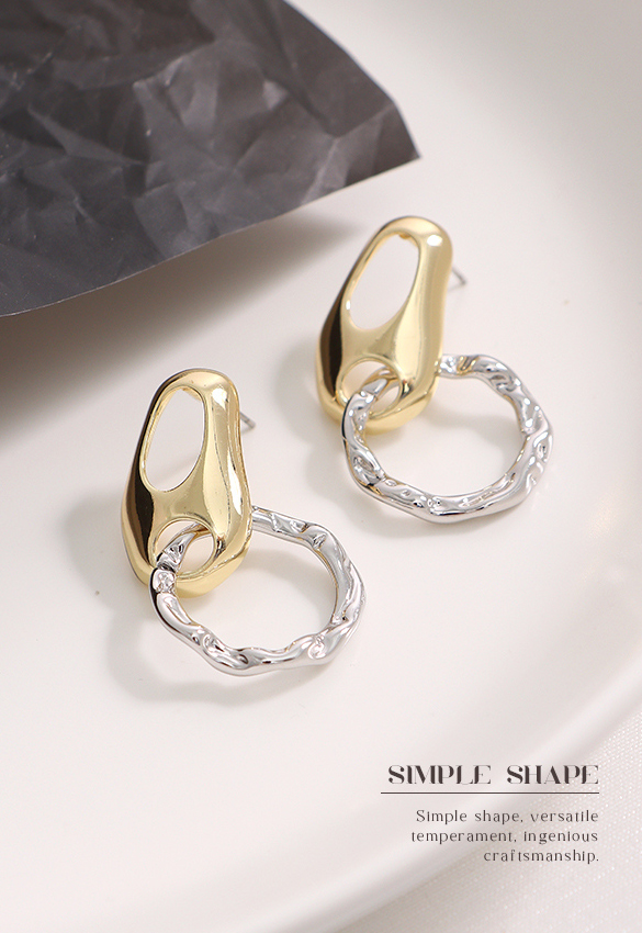 Simple Metallic Geometric Earrings