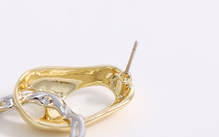 Simple Metallic Geometric Earrings