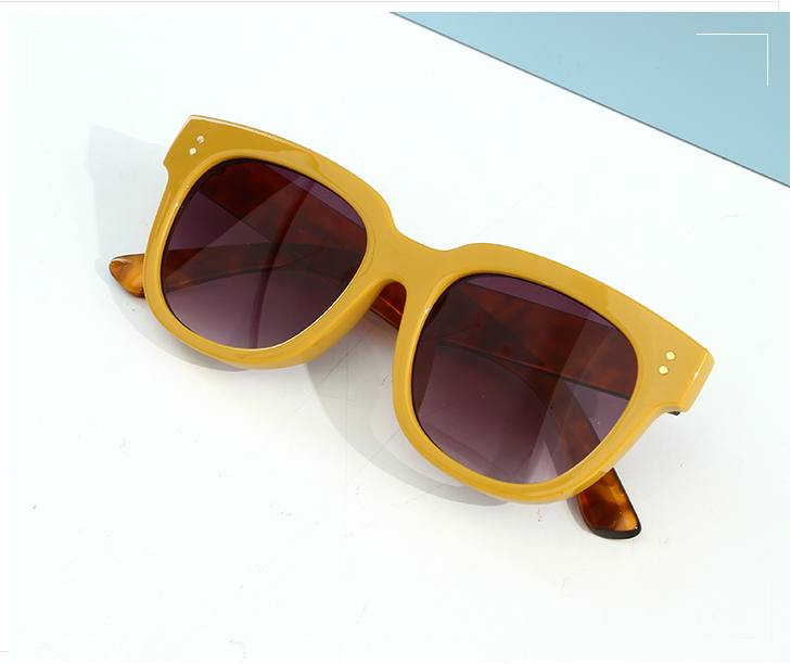 Trendy Sunglasses for Ladies(Yellow)
