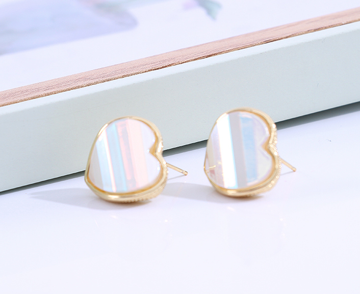 925 Silver Needle Elegant Loving Heart Earrings