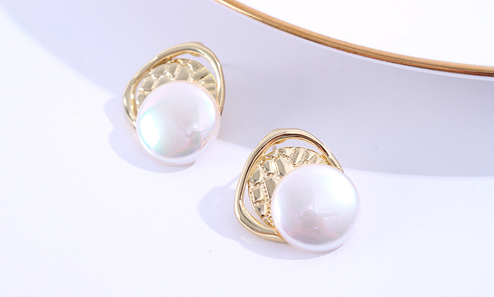 925 Silver Needle Stylish Retro Artificial Pearl Metal Earrings