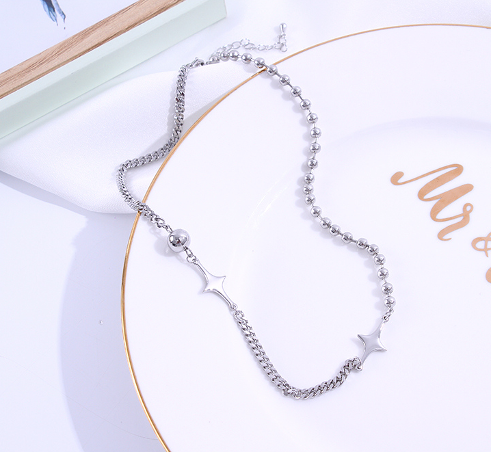 Star Spliced Chain Necklace