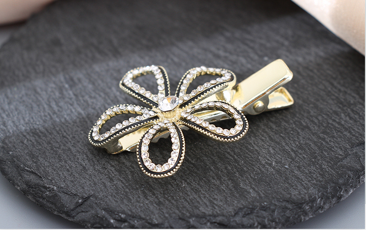 Rhinestone Flower Hair Clip