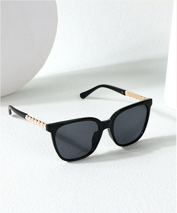 Classic Series Pearl Embellished Women's Sunglasses (Black)