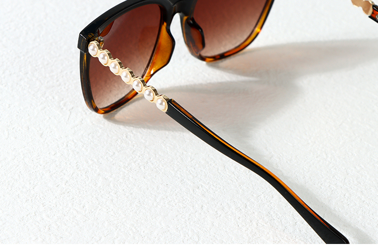 Classic Series Pearl Embellished Women's Sunglasses (Tortie Frame Tawny Lens)