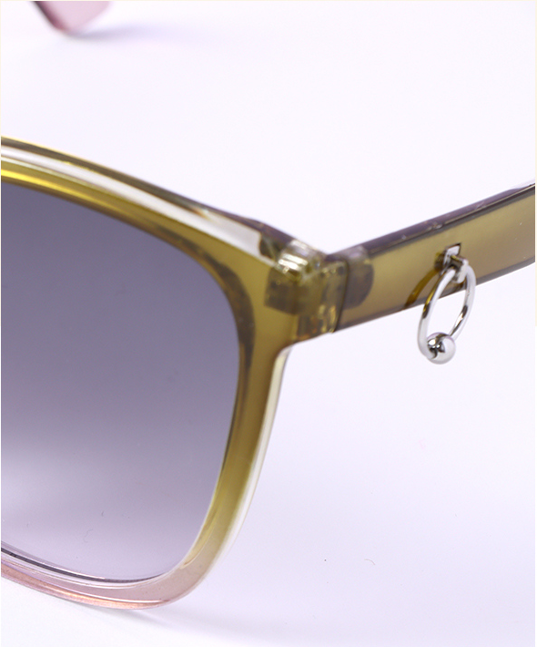 Stylish Metal EmbellishedSunglasses