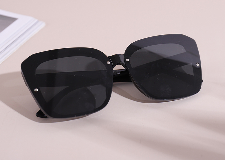 Rimless fashion sunglasses