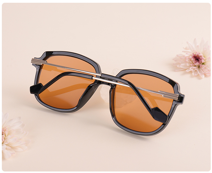 Metal hybrid sunglasses