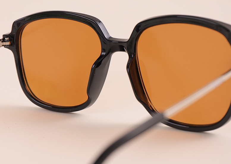 Metal hybrid sunglasses