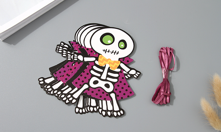 Halloween DIY Ghost Hanging Decoration Set (Black&White)