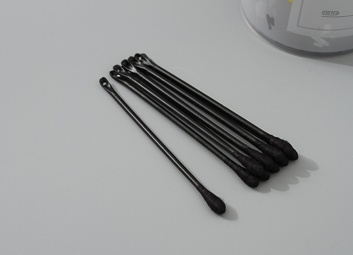 Black Tip Cotton Swab in Round Box (120 Pcs)