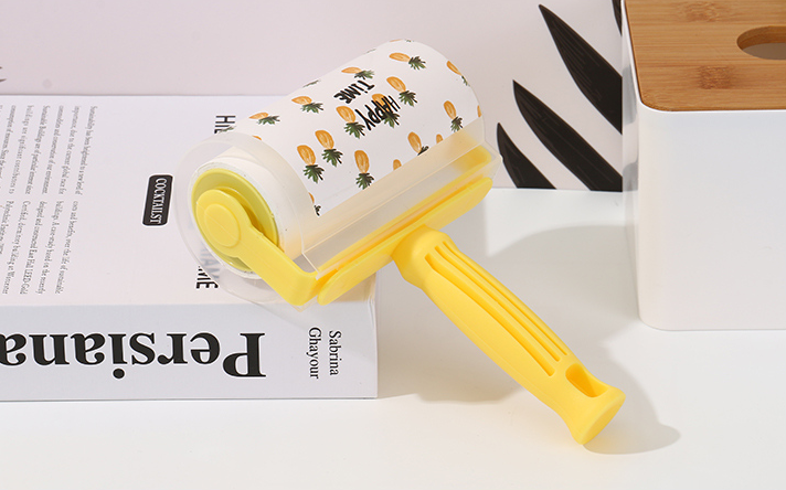 Summer Pineapple Pattern Lint Roller (Yellow)