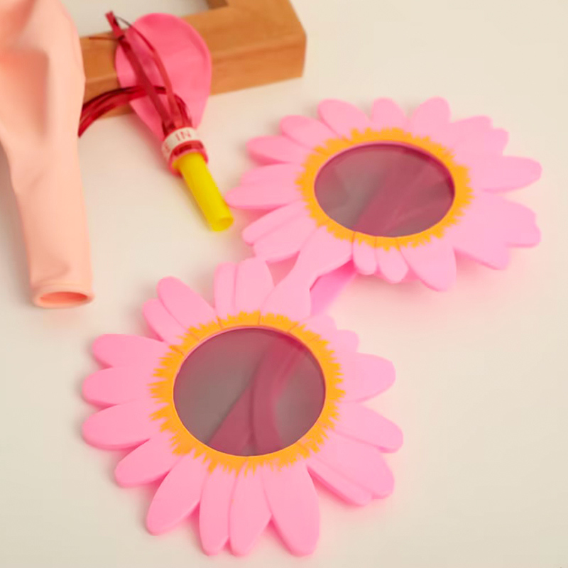 بالون ملون (مع نظارات)