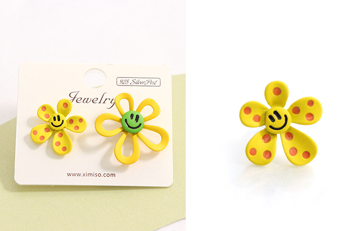 Cute Yellow Smiling Flower Earrings