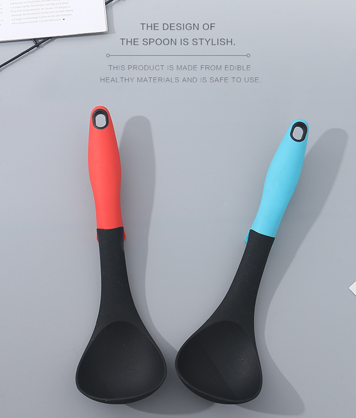 Heat-Resistant Nylon Ladle (Blue/Red)