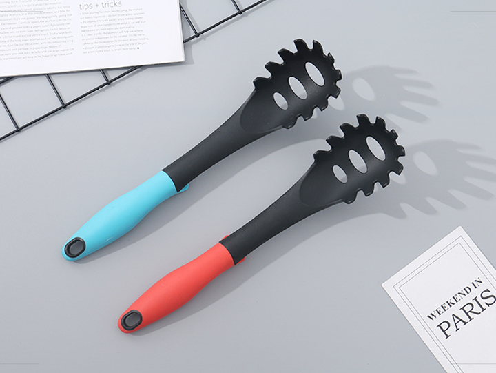 Heat-Resistant Nylon Spaghetti Server (Blue/Red)