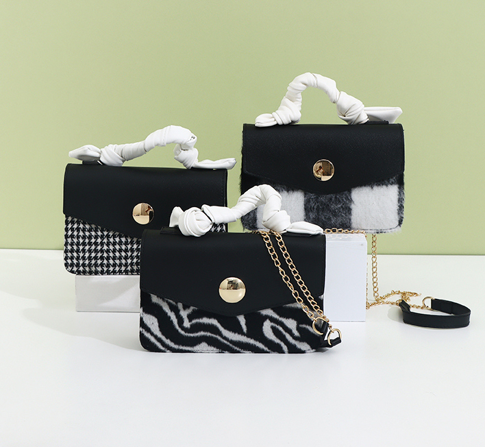 Spliced Portable Shoulder Bag