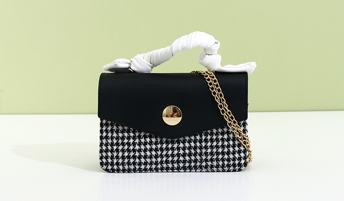 Spliced Portable Shoulder Bag