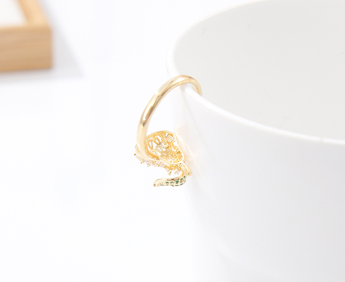 Stylish Zircon Pear Shape Ring