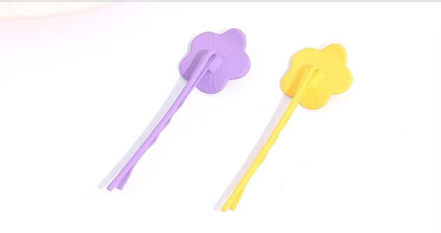 Spray-painted Flower Hair Clips