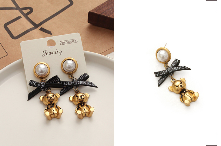 Stylish Bear Bowknot Earrings