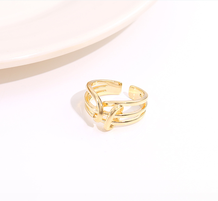 Unique Cross Ring