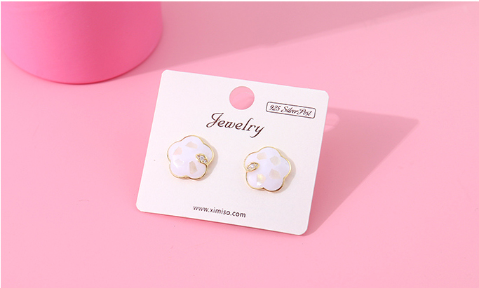 Golden Flower Simple Earrings