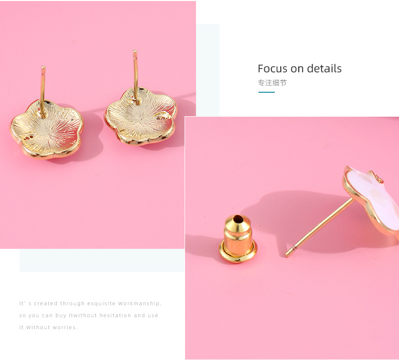 Golden Flower Simple Earrings