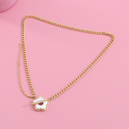 Artificial Shell Flower Necklace