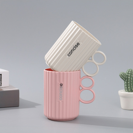 "8" Shaped Handle Toothbrush Mug (Pink/White)