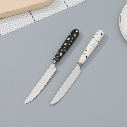 Minimalistic Gravel Collection Table Knife (Black/White)