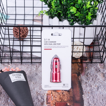 شاحن سيارة ميني 2.4 أمبير مع منفذ USB مزدوج (أحمر)