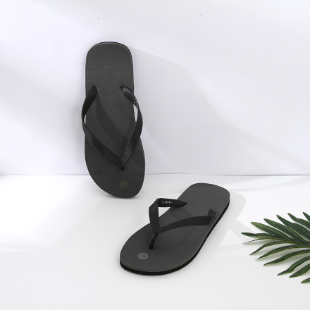 شبشب بتصميم بسيط بلون سادة للرجال