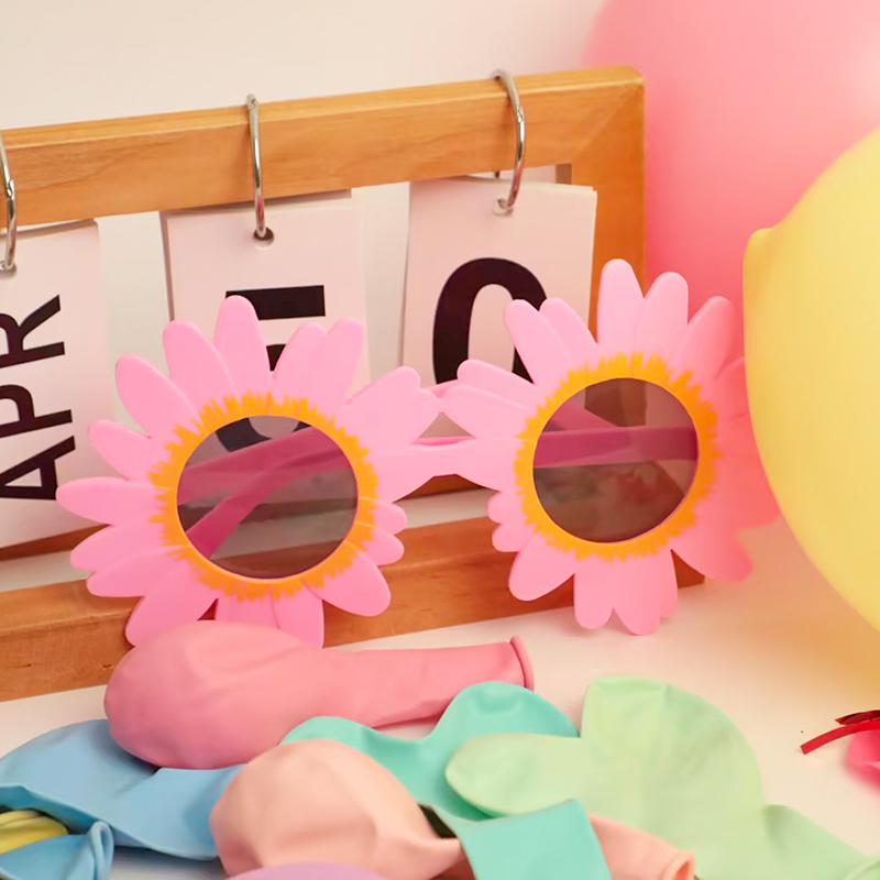 بالون ملون (مع نظارات)