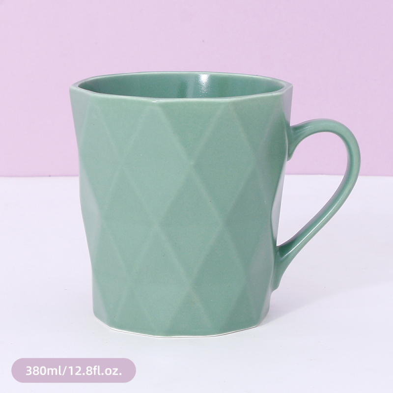 380 مل12.8 أونصة سائلة. كوب سيراميك أساسي بنمط ماسي بلون سادة (أخضر)