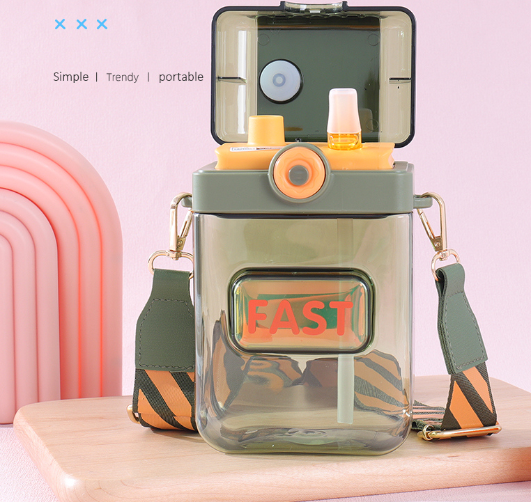 900 مل30.4 أونصة سائلة. كوب بلاستيك مربع صغير مع حزام (أخضر)