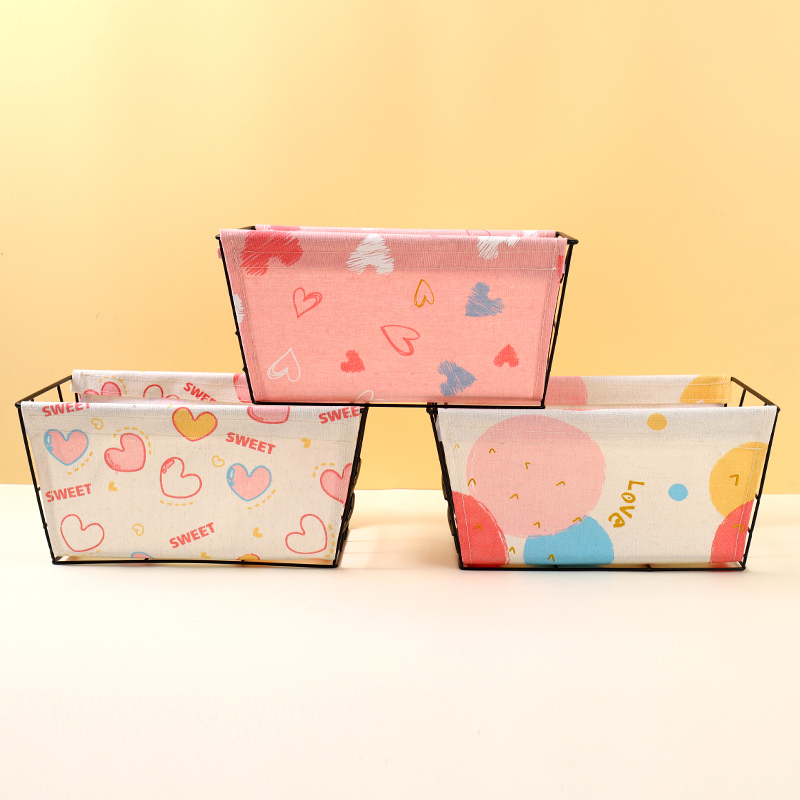 سلة تخزين قماشية كبيرة بإطار حديدي من سلسلة Dream Love Circle