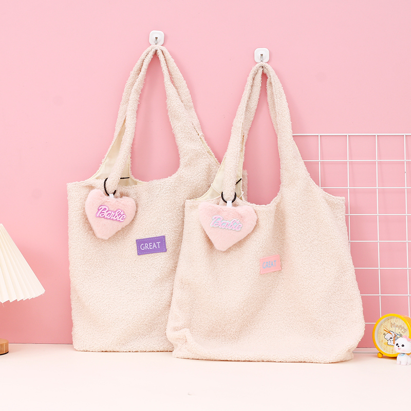 Girls love plush shoulder bag