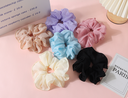 Large Hemming Scrunchy For Attracting Traffic